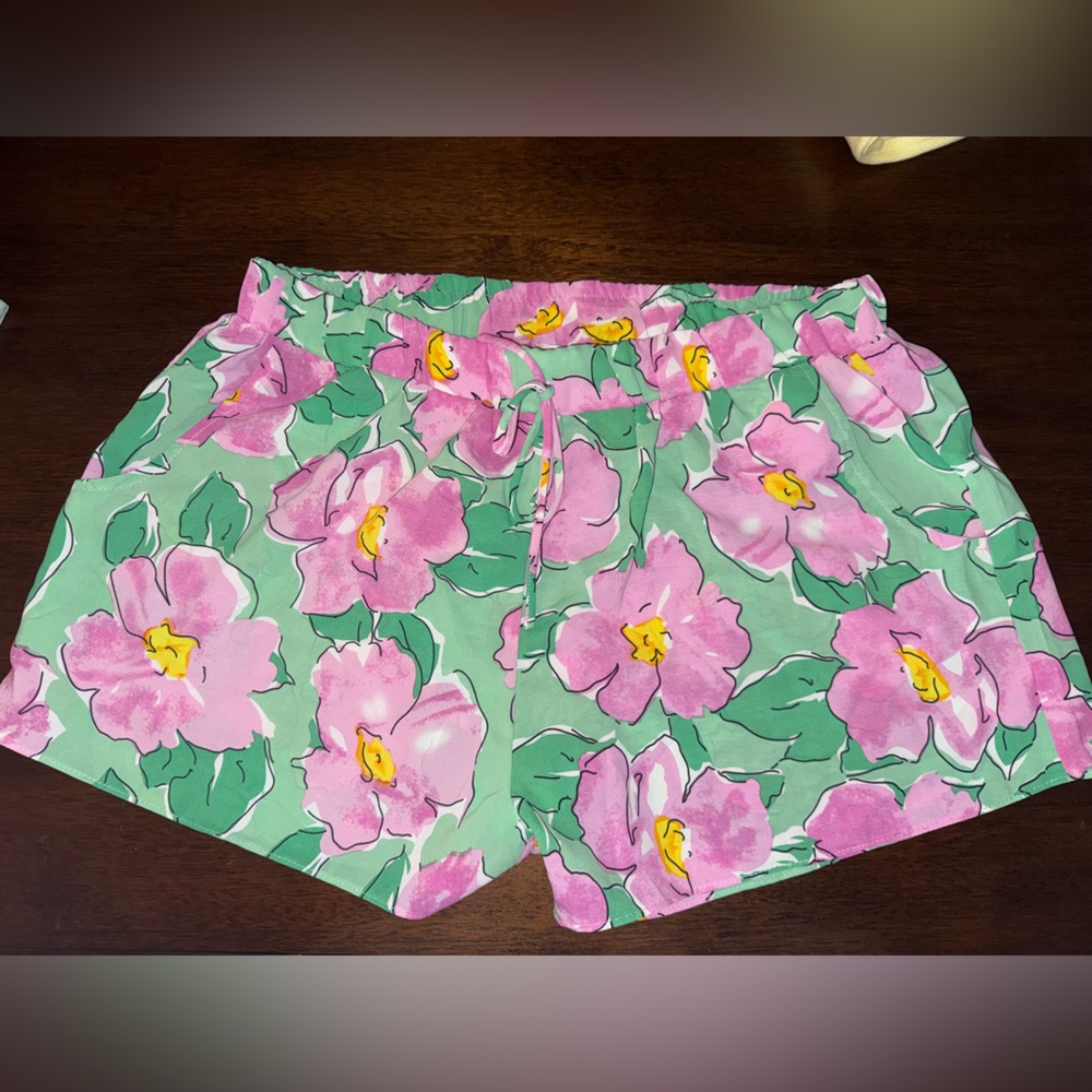 Vestique Green and Pink Floral Shorts